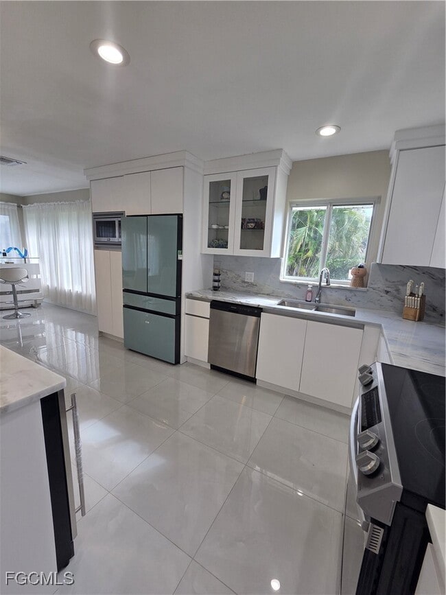 Building Photo - 280 Lanchester Ct