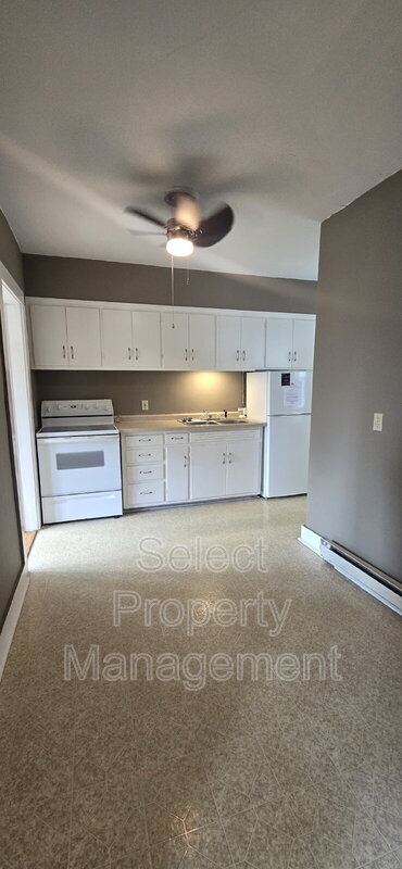 Building Photo - 912 Loree St