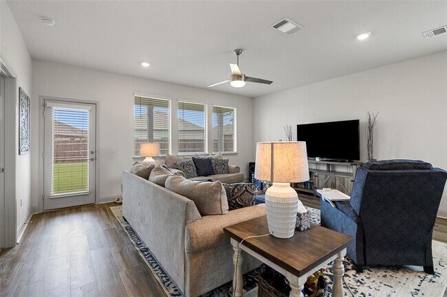 Building Photo - 16401 Coratina Dr