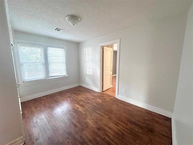 Building Photo - 4605 N Hammond Ave