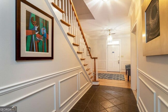 Building Photo - 7155 Roswell Rd