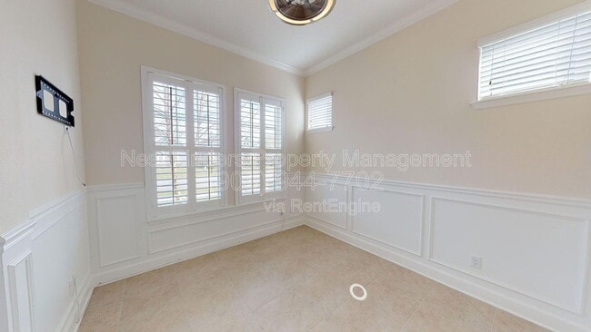 Building Photo - 203 Southern Oak Dr