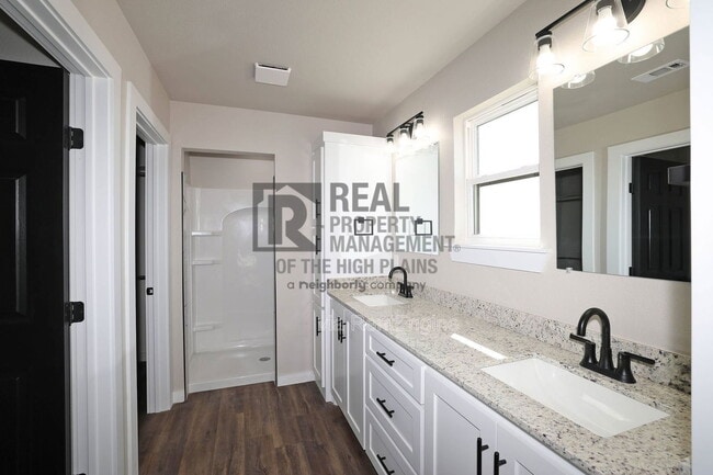 Building Photo - 4710 Clive Ave