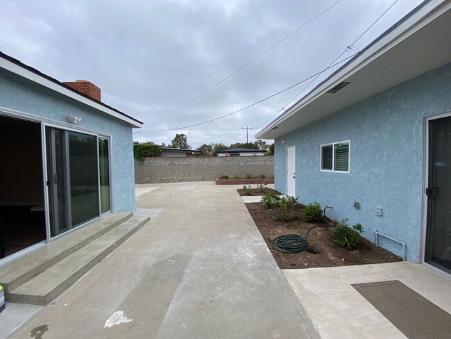 Building Photo - Beautifully Updated Home in the Heart of Central Torrance + Bonus Unit