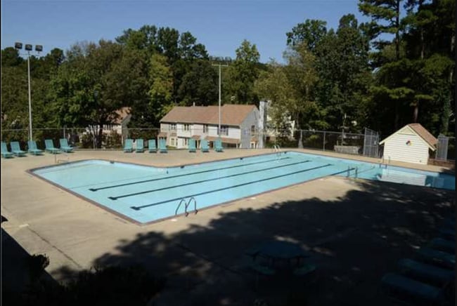Building Photo - 3-Bed Spacious End Unit Townhouse