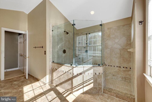 Building Photo - 47001 Smithwood Ct