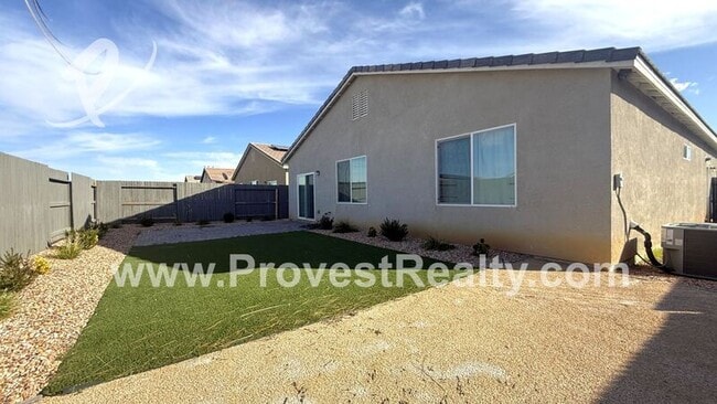 Building Photo - 11404 Poppy Rd