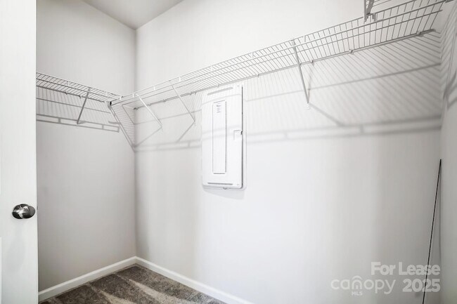 Building Photo - 7014 Fairmile Run