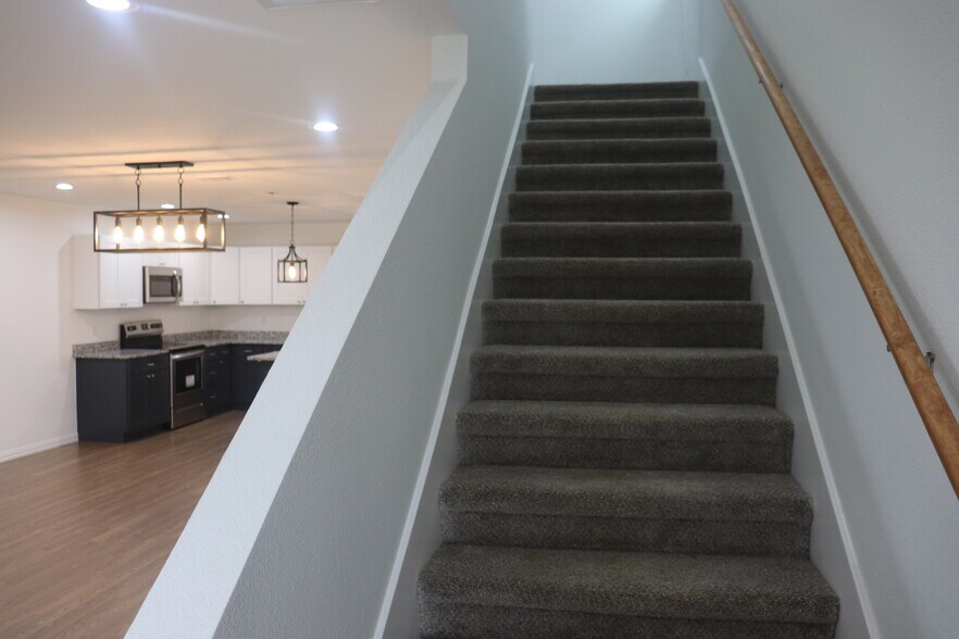 Stairs - 5827 Grayson St