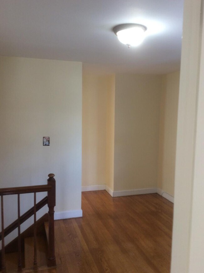 Building Photo - 95 Noble St