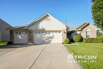 Building Photo - 910 S Shore Ct
