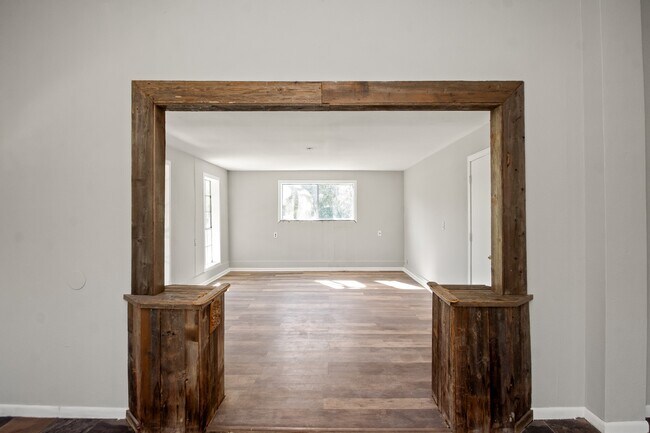 Building Photo - 6830 Hwy 35 Bypass