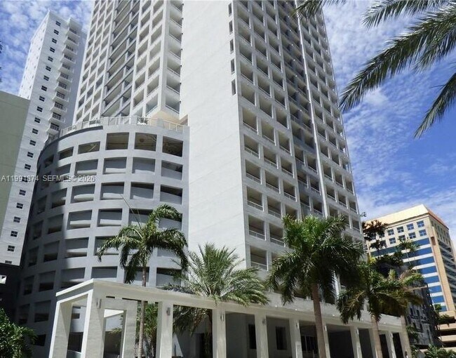 Building Photo - 170 SE 14th St