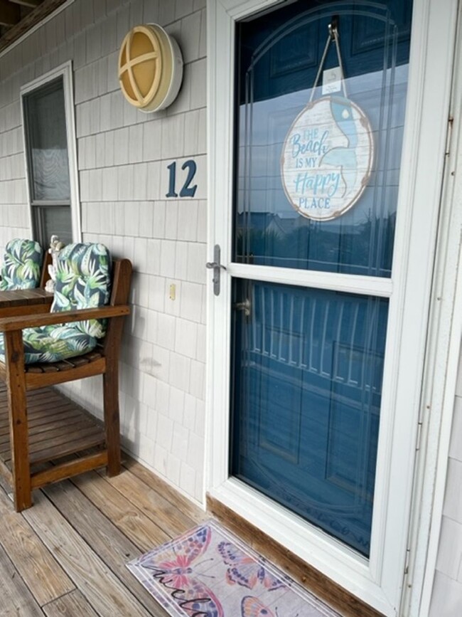 Building Photo - SEASONAL RENTAL 2 Bedroom Condo in Surf City