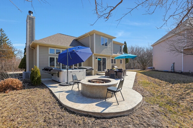 Building Photo - 2655 Molitor Rd