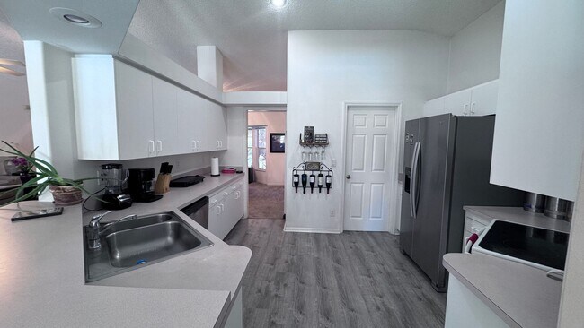 Building Photo - Gated Single Family Home For Rent in West Melbourne