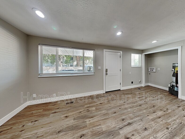 Building Photo - 548 N Redwood Rd