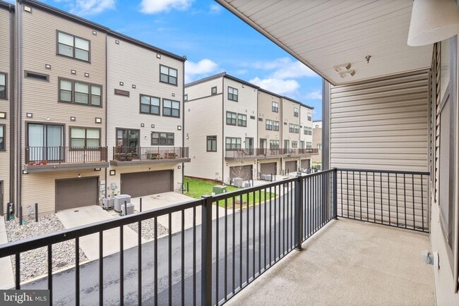 Building Photo - 43361 Radford Divide Ter