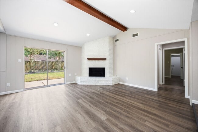 Building Photo - 8826 Tanager St