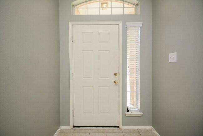 Building Photo - 24914 Oconee Dr