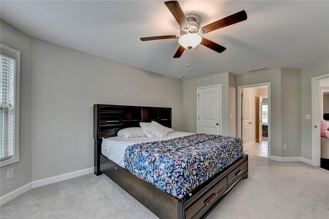 Building Photo - 6035 Ashborough Park
