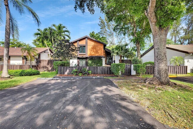 Building Photo - 1610 W Sandpiper Cir