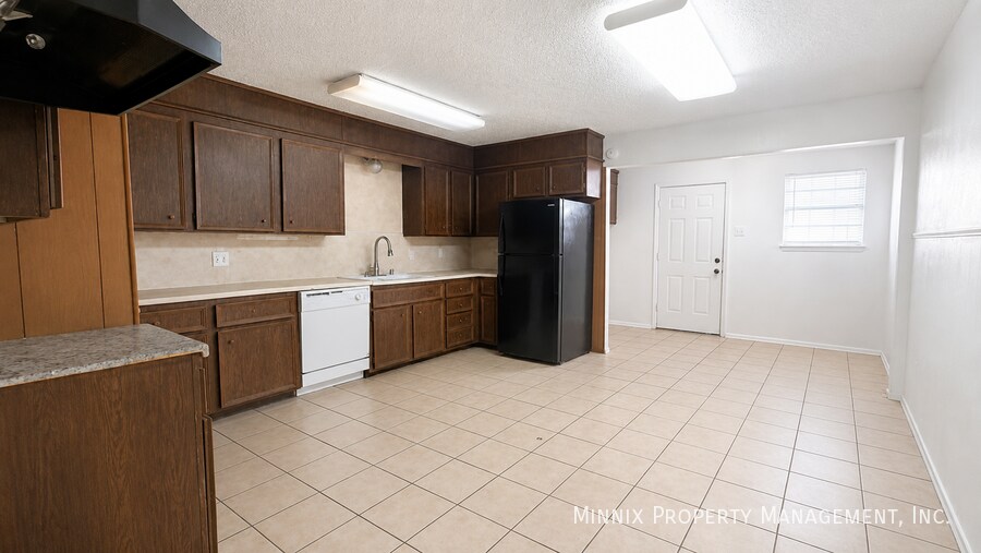 Building Photo - 7306 Avenue W