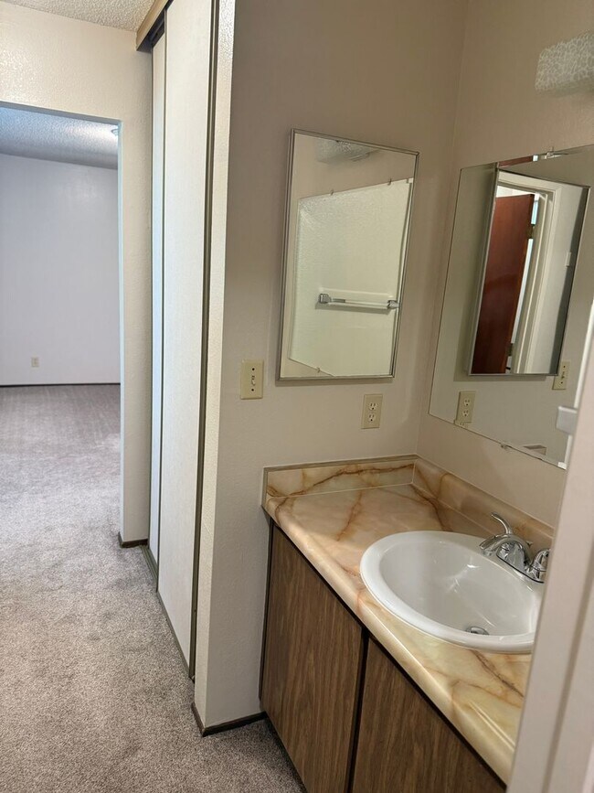 Building Photo - 765 Pope Dr