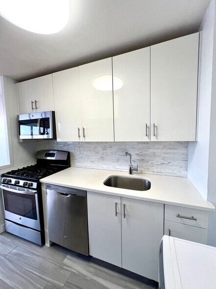 Building Photo - 500 Central Ave