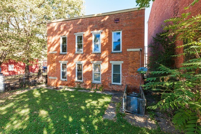 Building Photo - 2-BED SECTION 8 APPROVED