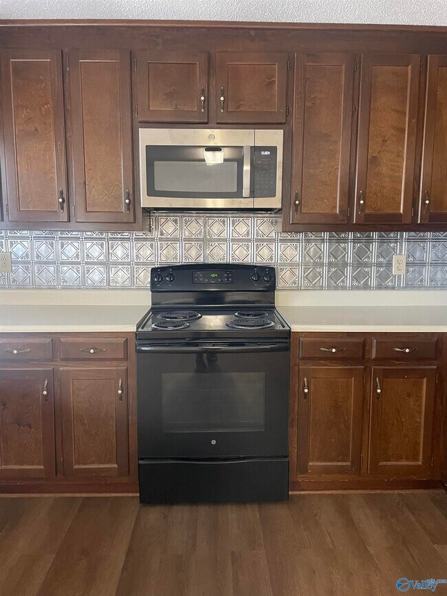 Building Photo - 6613 Steeplechase Dr NW