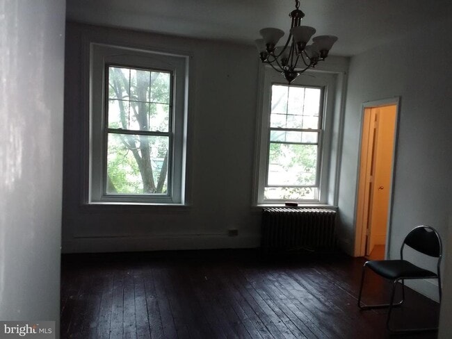 Building Photo - 146 N 5th St