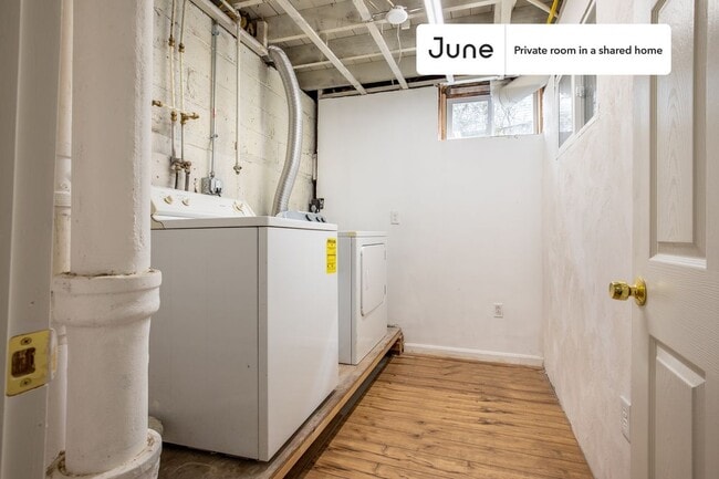 Building Photo - Room in Shared 5 bed/2 bath home