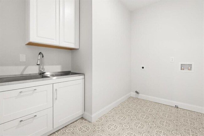 Building Photo - 2895 Jones Mill Rd