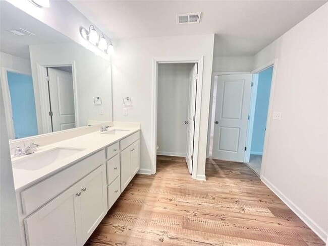 Building Photo - 5129 Sidney Sq Dr