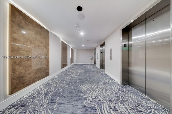 Building Photo - 5601 Collins Ave