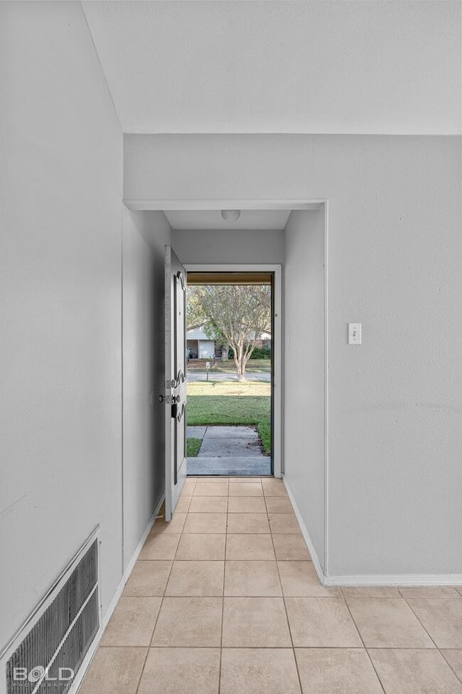 Building Photo - Charming 3-bedroom, 2-bath home in vibrant Bossier City, LA!