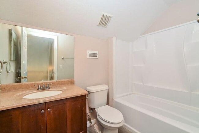 Building Photo - 3756 Dartford Dr