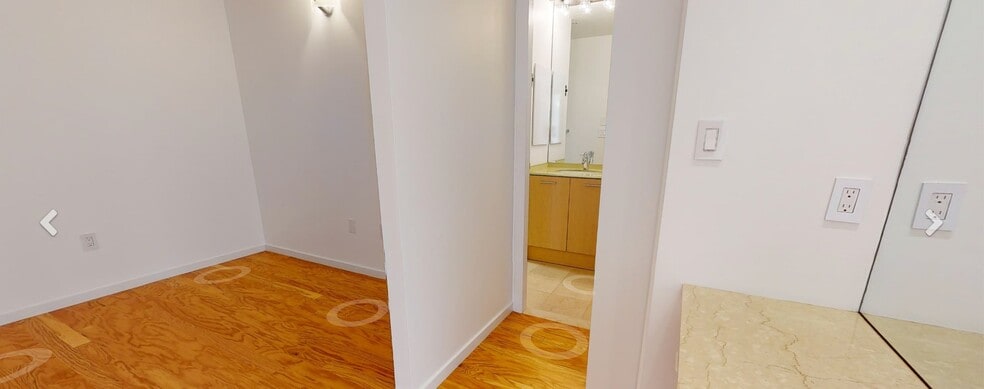 Building Photo - 6 Canal Park