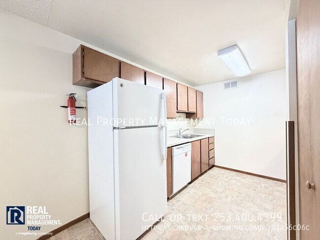 Building Photo - 6115 Glen Mary Ln SE