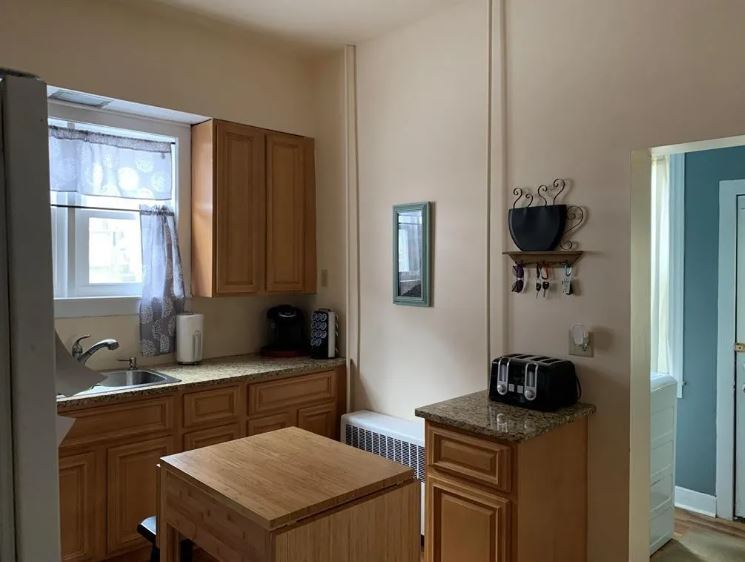 Building Photo - 242 S Walnut St