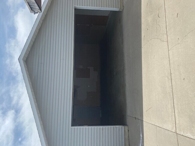 Building Photo - 2125 W 7560 S