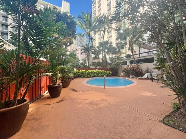 Building Photo - 424 Walina St