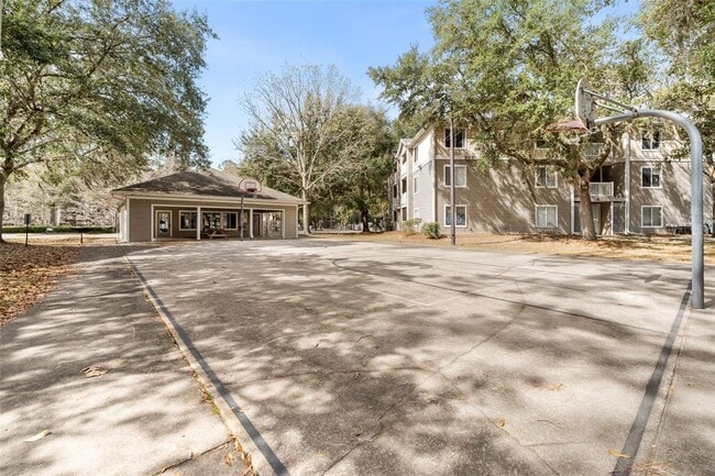 Building Photo - 4000 SW 23rd St