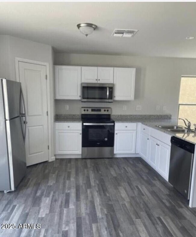 Building Photo - 137 W Bobcat Pl