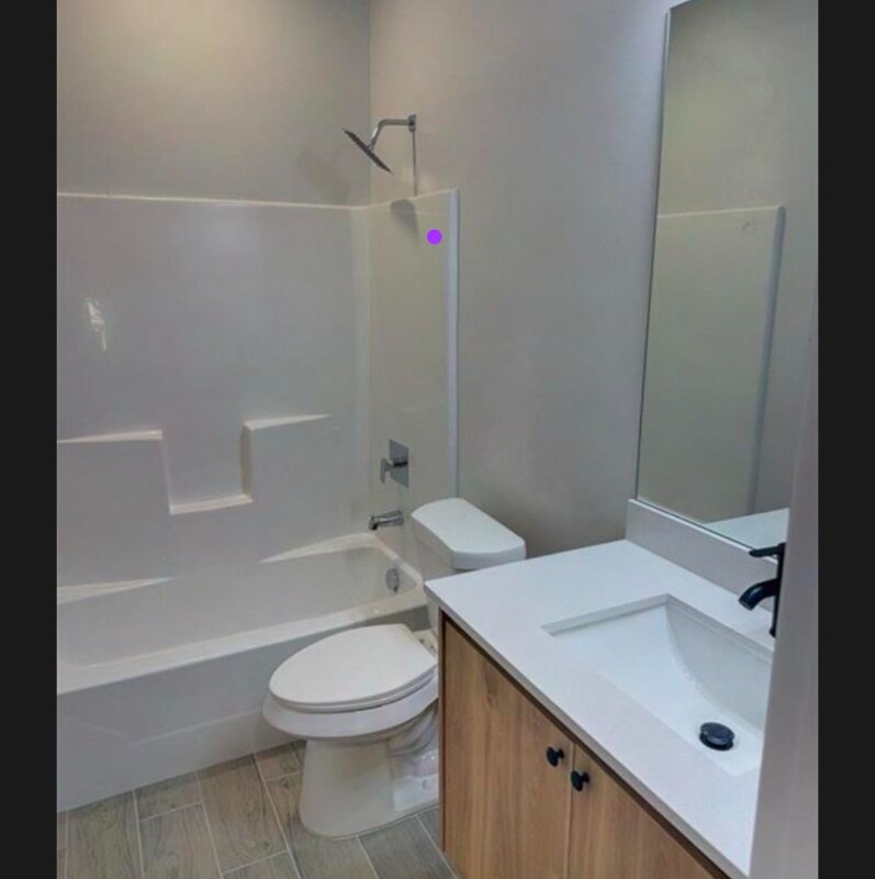 Building Photo - 705 N Emerald Ave