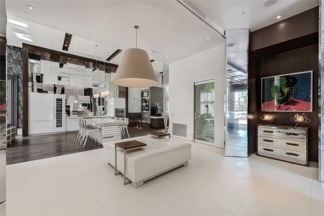 Building Photo - 306 McGowen St