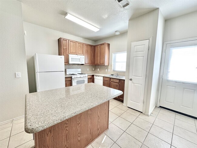 Building Photo - 29709 Valley Center Dr