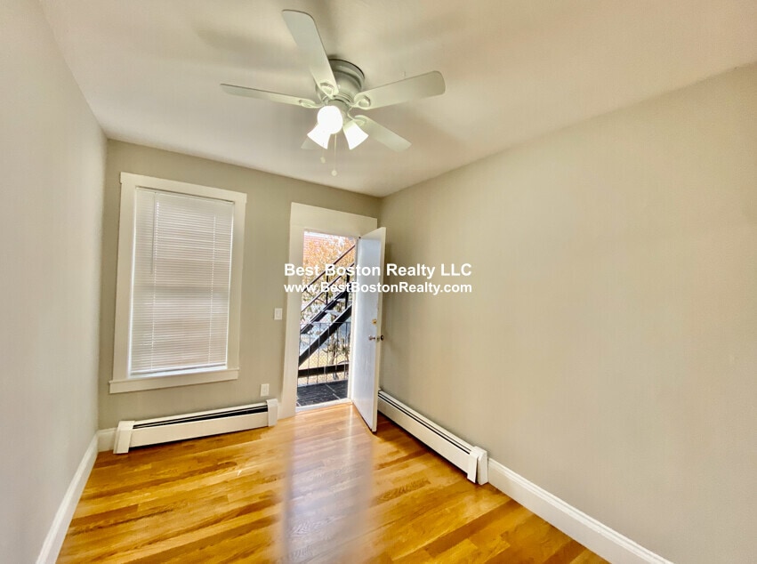 Building Photo - 23 Elmer St