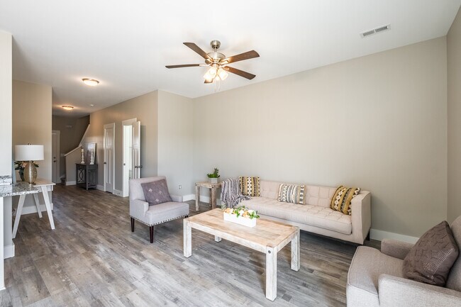 Building Photo - 171 Marbella Cir